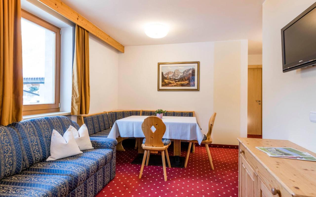 B&B Hotel Alpenrose Rooms & Apartments Вальес Экстерьер фото