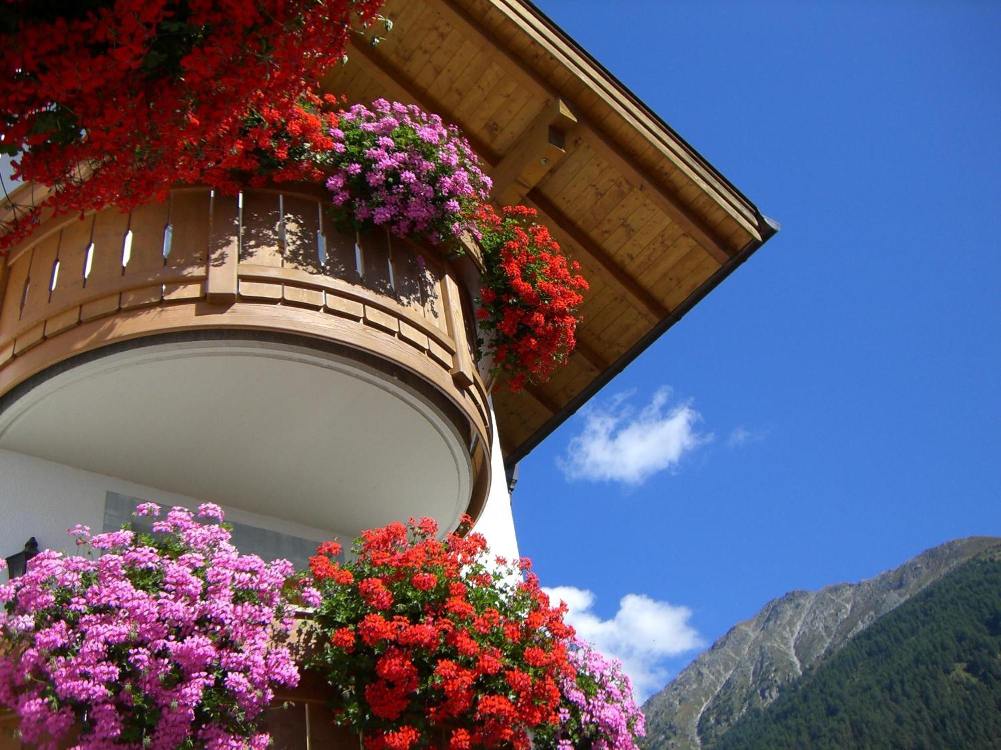B&B Hotel Alpenrose Rooms & Apartments Вальес Экстерьер фото