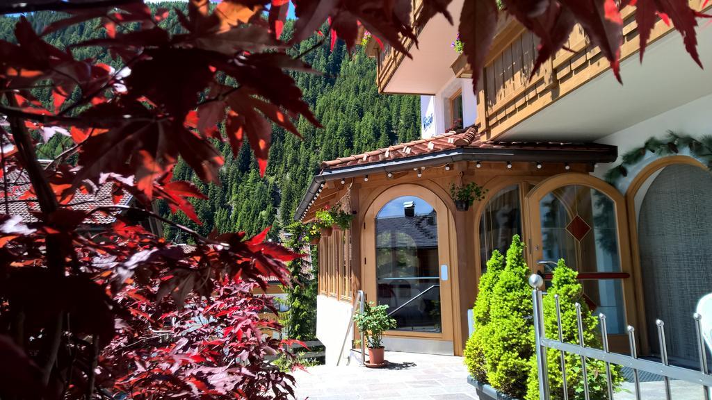 B&B Hotel Alpenrose Rooms & Apartments Вальес Экстерьер фото