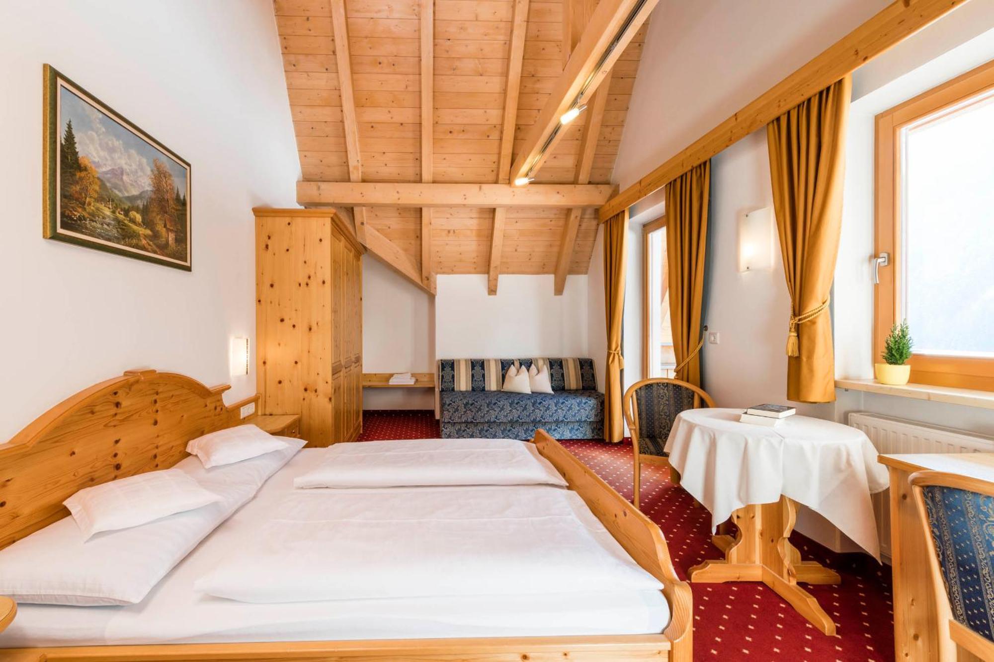 B&B Hotel Alpenrose Rooms & Apartments Вальес Экстерьер фото