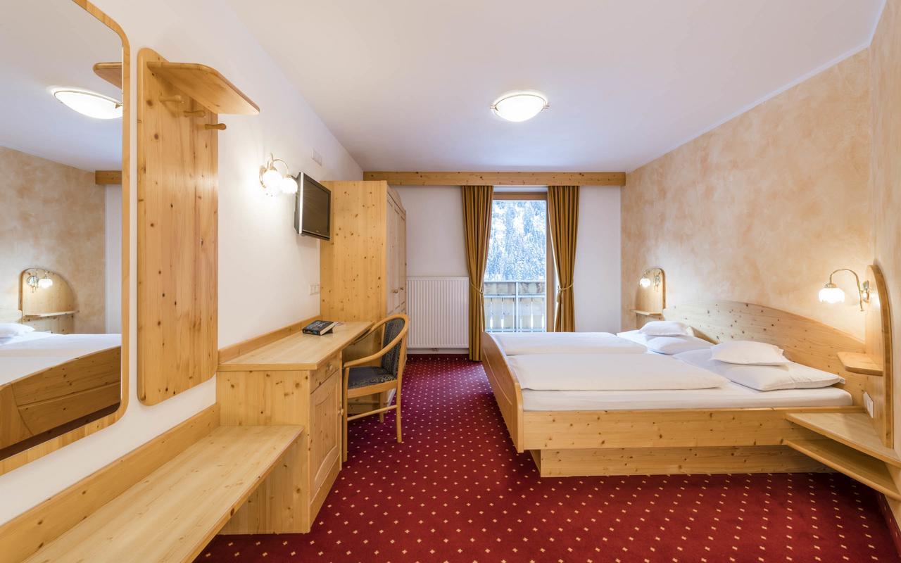 B&B Hotel Alpenrose Rooms & Apartments Вальес Экстерьер фото